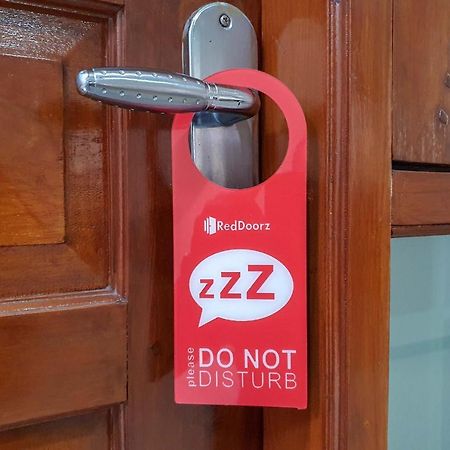 Reddoorz Syariah Near Solo Paragon Mall 2 Bonorejo Екстер'єр фото