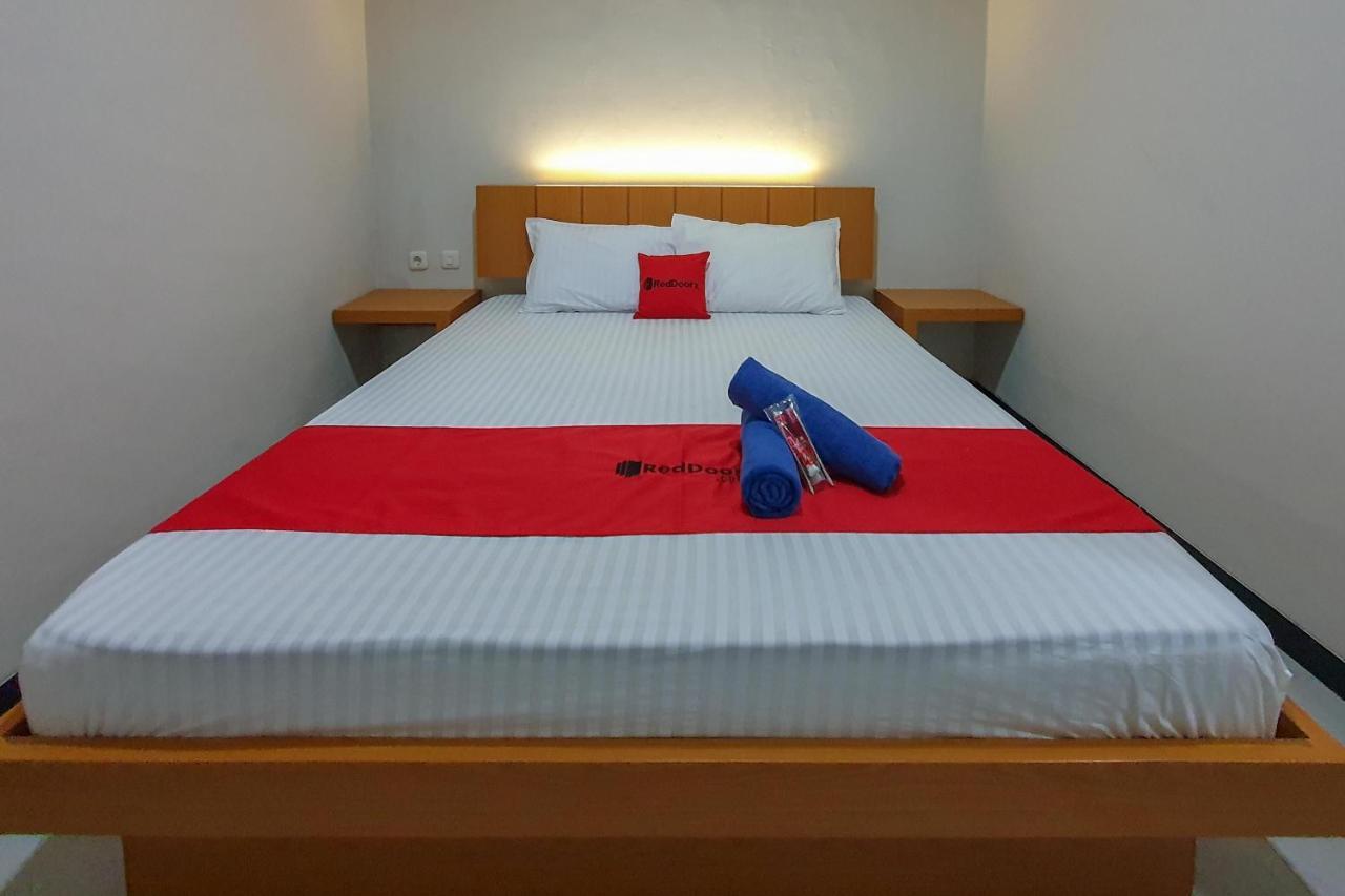 Reddoorz Syariah Near Solo Paragon Mall 2 Bonorejo Екстер'єр фото