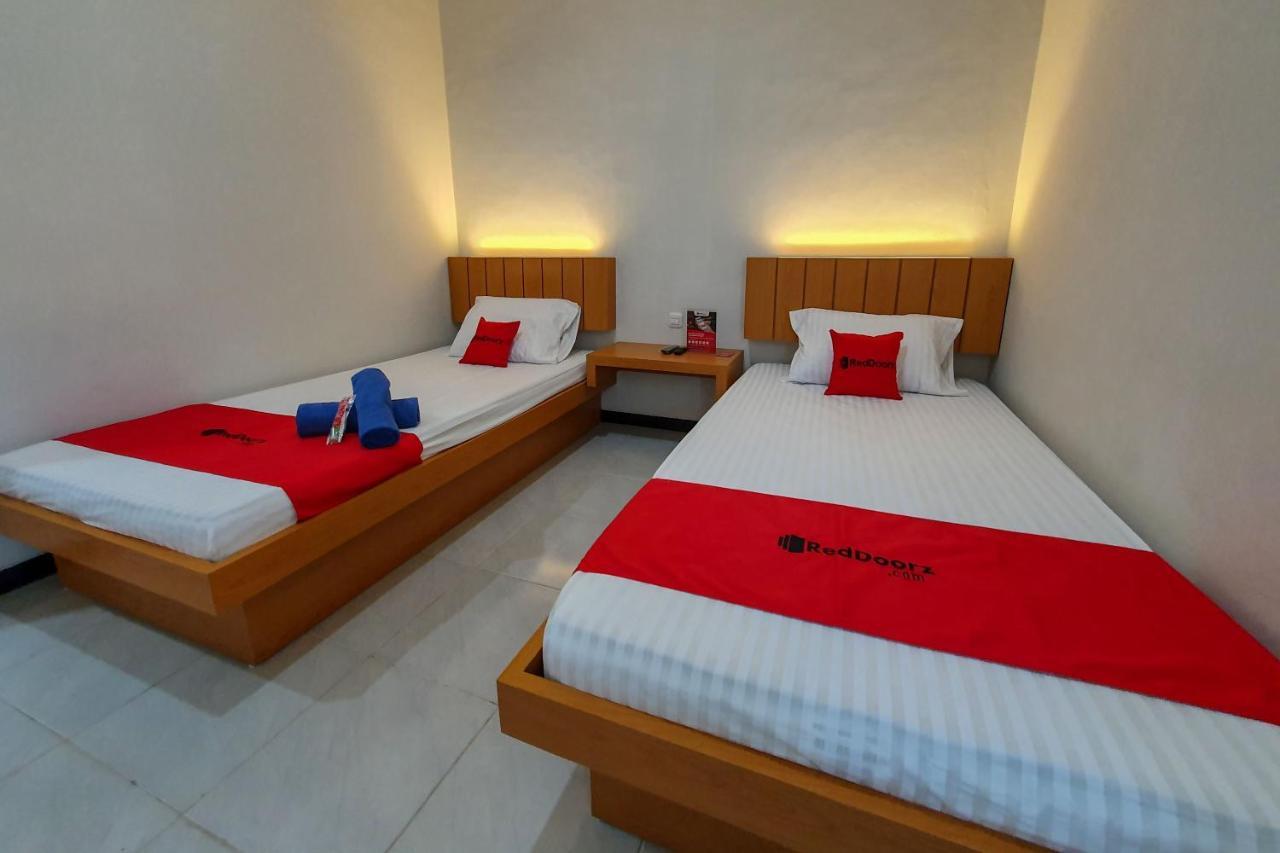 Reddoorz Syariah Near Solo Paragon Mall 2 Bonorejo Екстер'єр фото