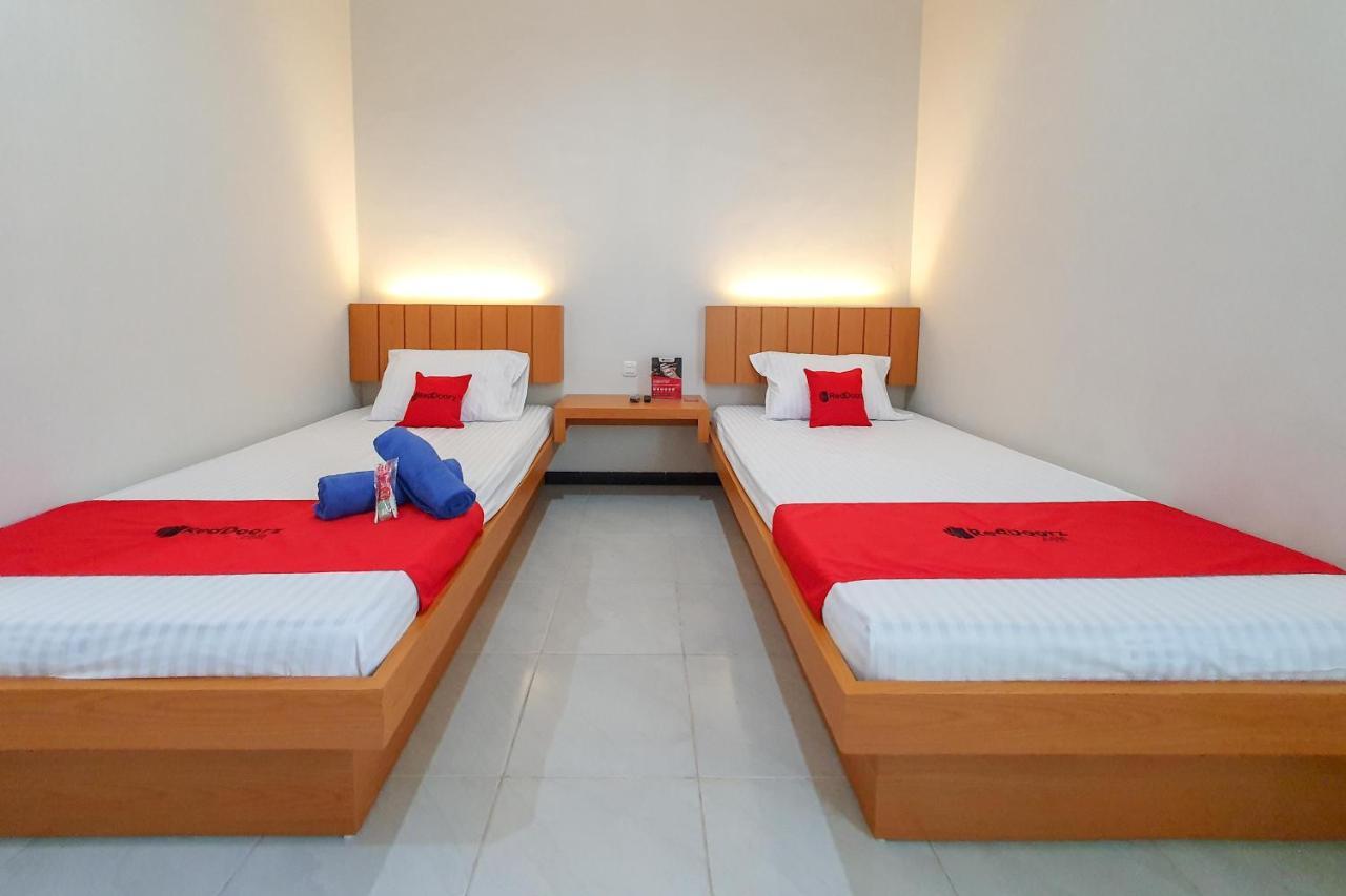 Reddoorz Syariah Near Solo Paragon Mall 2 Bonorejo Екстер'єр фото