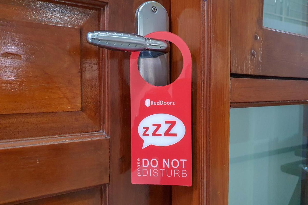 Reddoorz Syariah Near Solo Paragon Mall 2 Bonorejo Екстер'єр фото