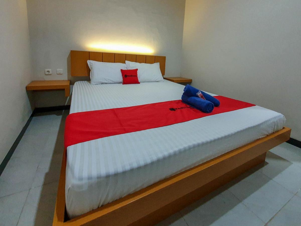 Reddoorz Syariah Near Solo Paragon Mall 2 Bonorejo Екстер'єр фото