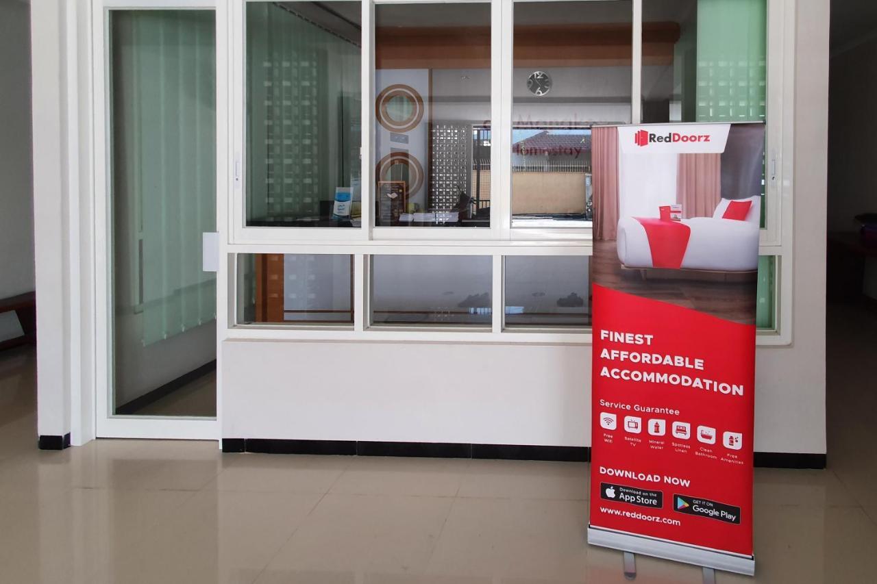 Reddoorz Syariah Near Solo Paragon Mall 2 Bonorejo Екстер'єр фото
