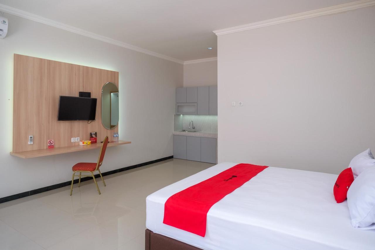 Reddoorz Syariah Near Solo Paragon Mall 2 Bonorejo Екстер'єр фото