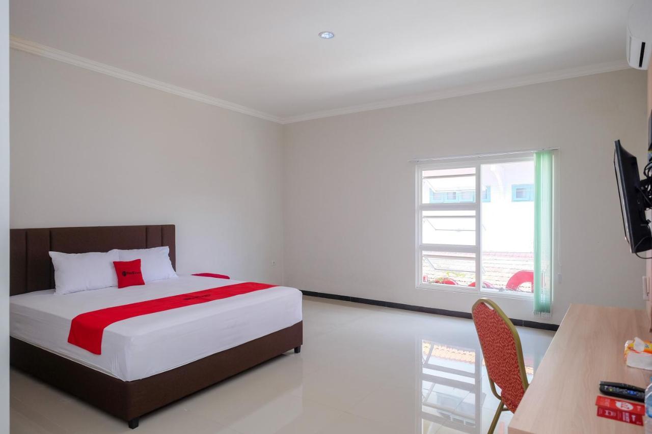 Reddoorz Syariah Near Solo Paragon Mall 2 Bonorejo Екстер'єр фото