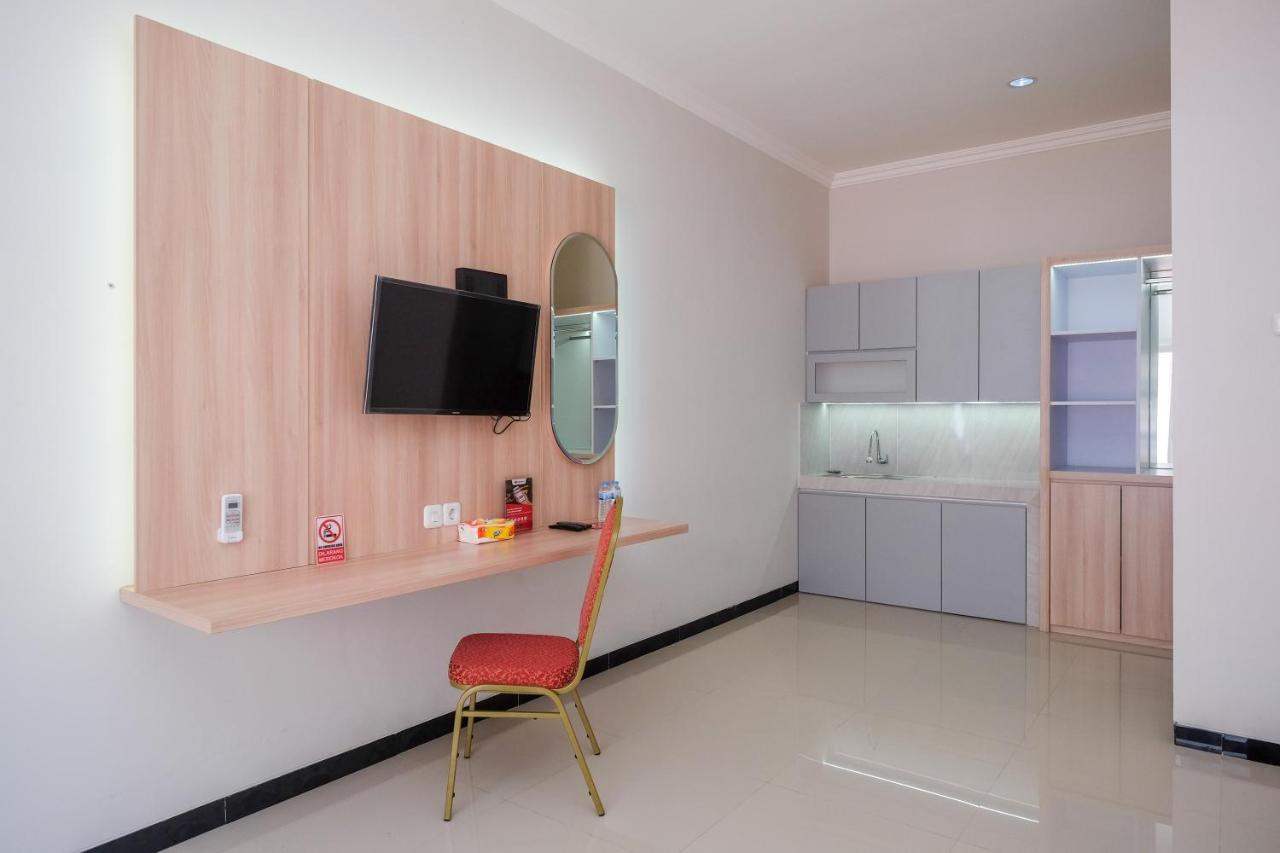 Reddoorz Syariah Near Solo Paragon Mall 2 Bonorejo Екстер'єр фото