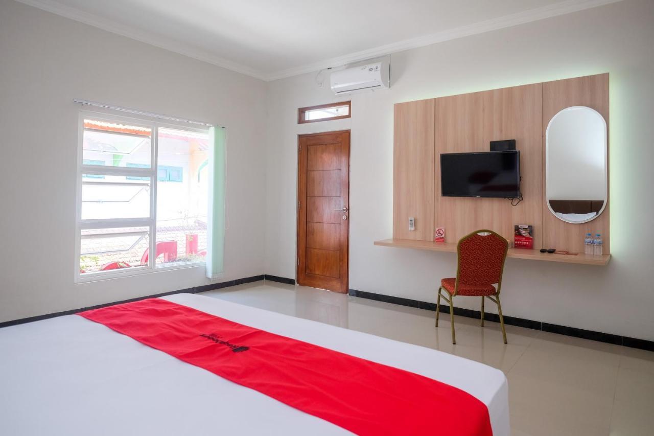 Reddoorz Syariah Near Solo Paragon Mall 2 Bonorejo Екстер'єр фото