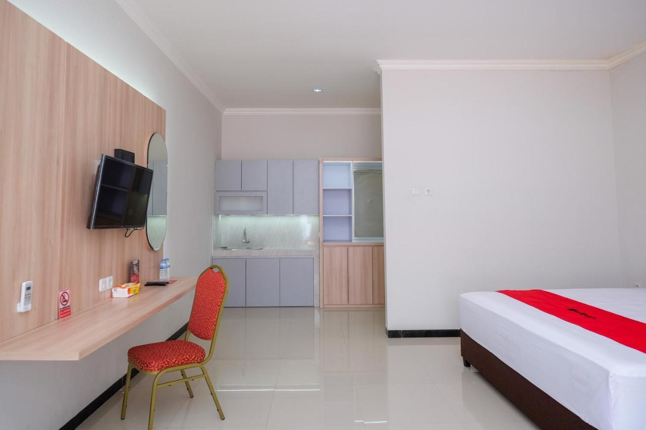 Reddoorz Syariah Near Solo Paragon Mall 2 Bonorejo Екстер'єр фото