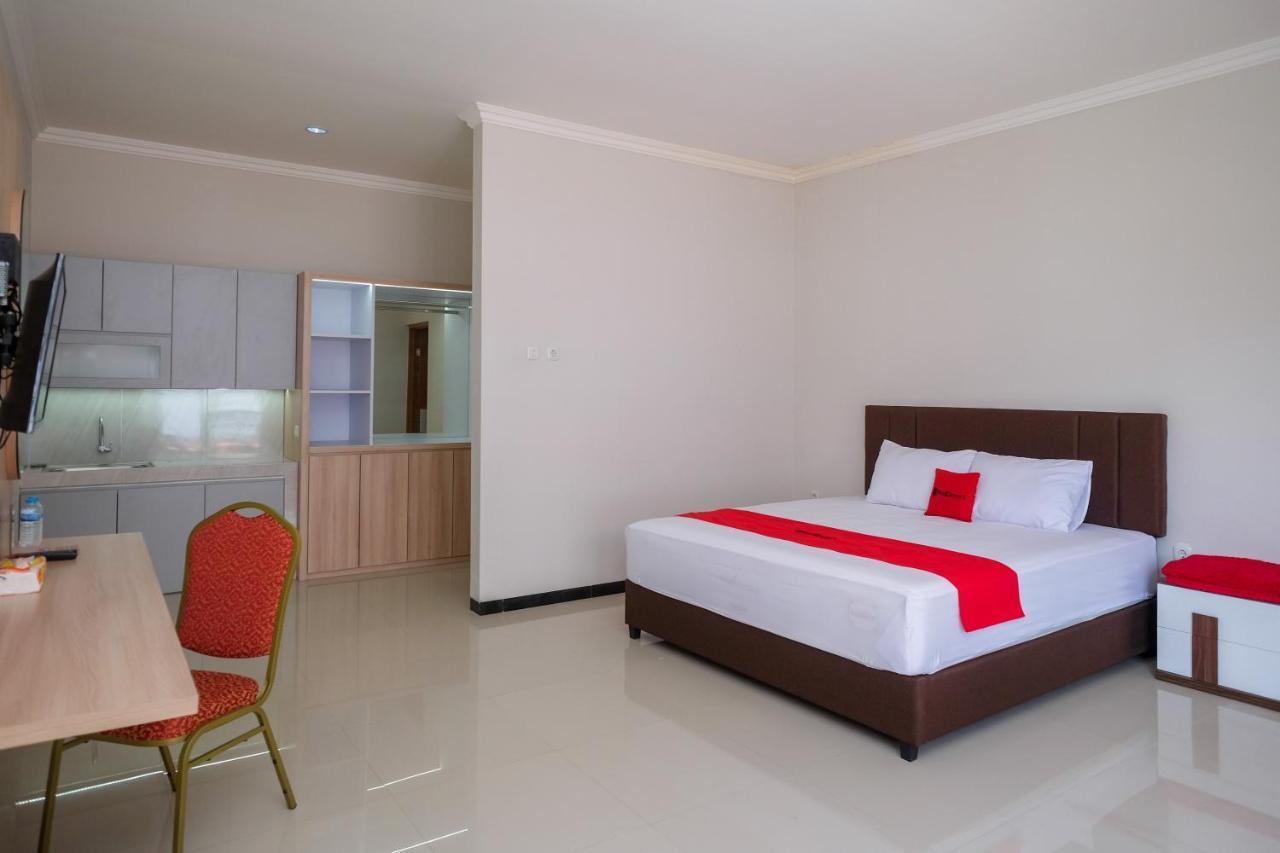 Reddoorz Syariah Near Solo Paragon Mall 2 Bonorejo Екстер'єр фото