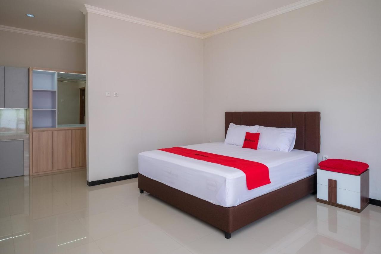 Reddoorz Syariah Near Solo Paragon Mall 2 Bonorejo Екстер'єр фото